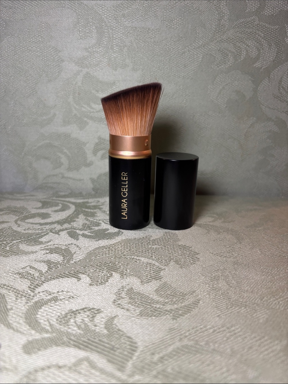 Laura Geller Retractable Angled Kabuki Brush Makeup Brush